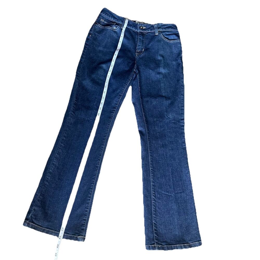L.L. Bean Classic Fit Womens Straight Jeans 8P Blue Denim Casual High Rise - Picture 12 of 16